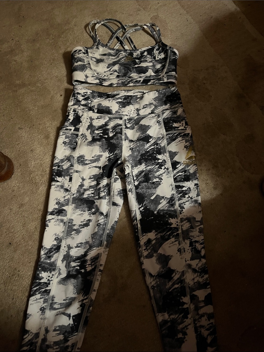 Reebok Black & White Abstract Print Kids Matching Leggings Set
